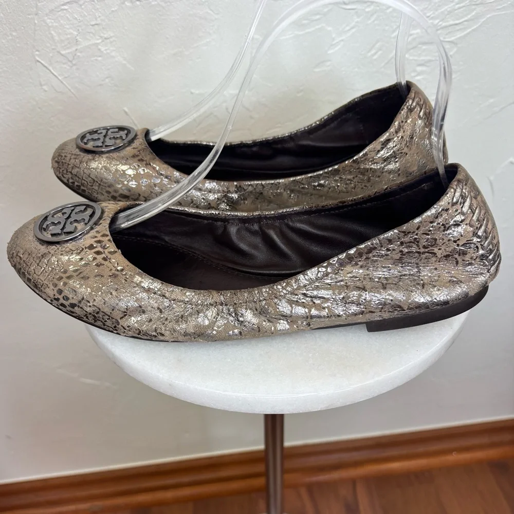 TORY BURCH Minnie Reva Flat Metallic Silver Heidi Ballet Logo‎ Leather Shoe 8.5